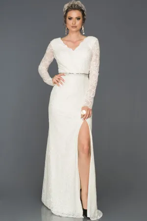 16927 Off-White Low Back Lace Slit Dress