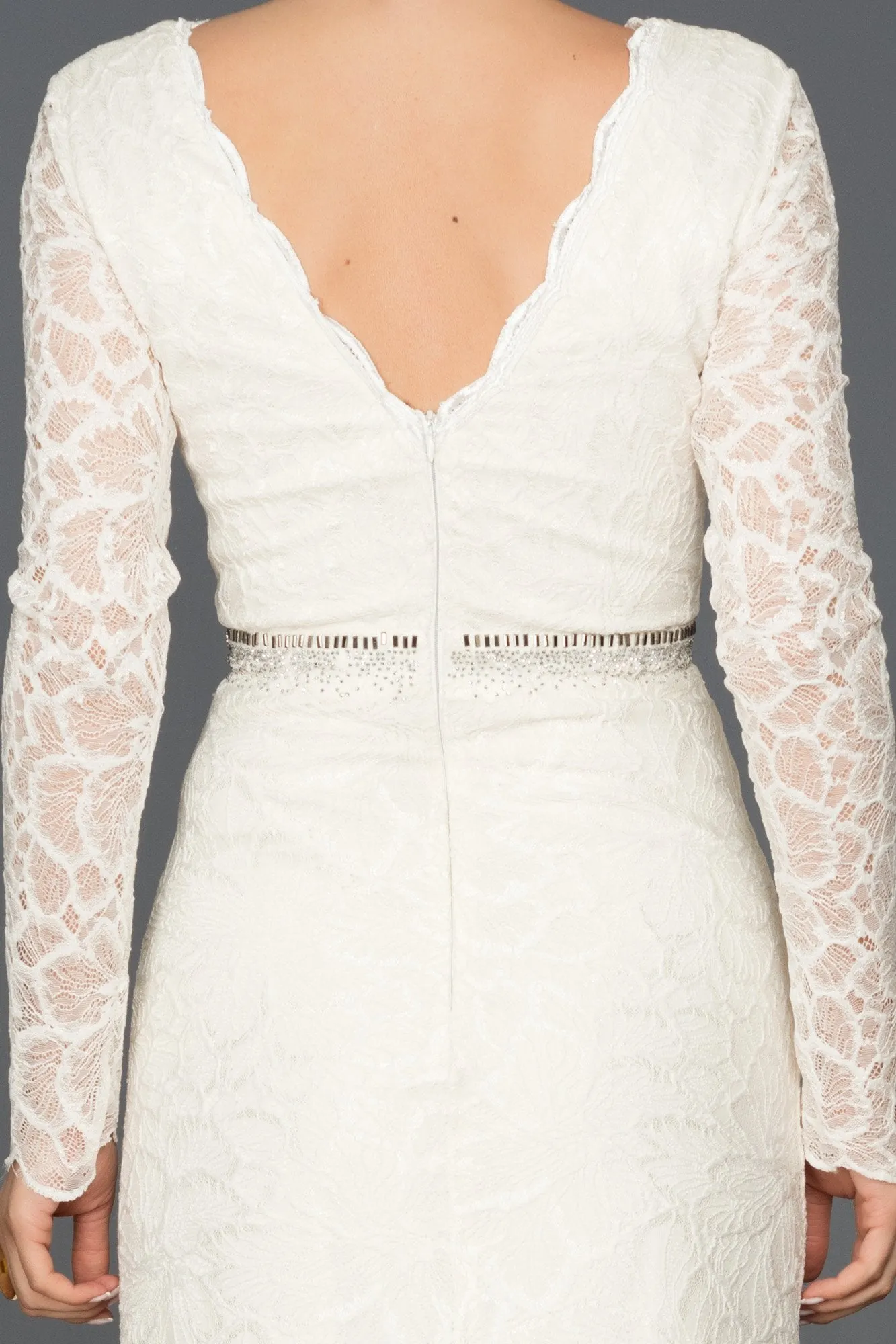 16927 Off-White Low Back Lace Slit Dress