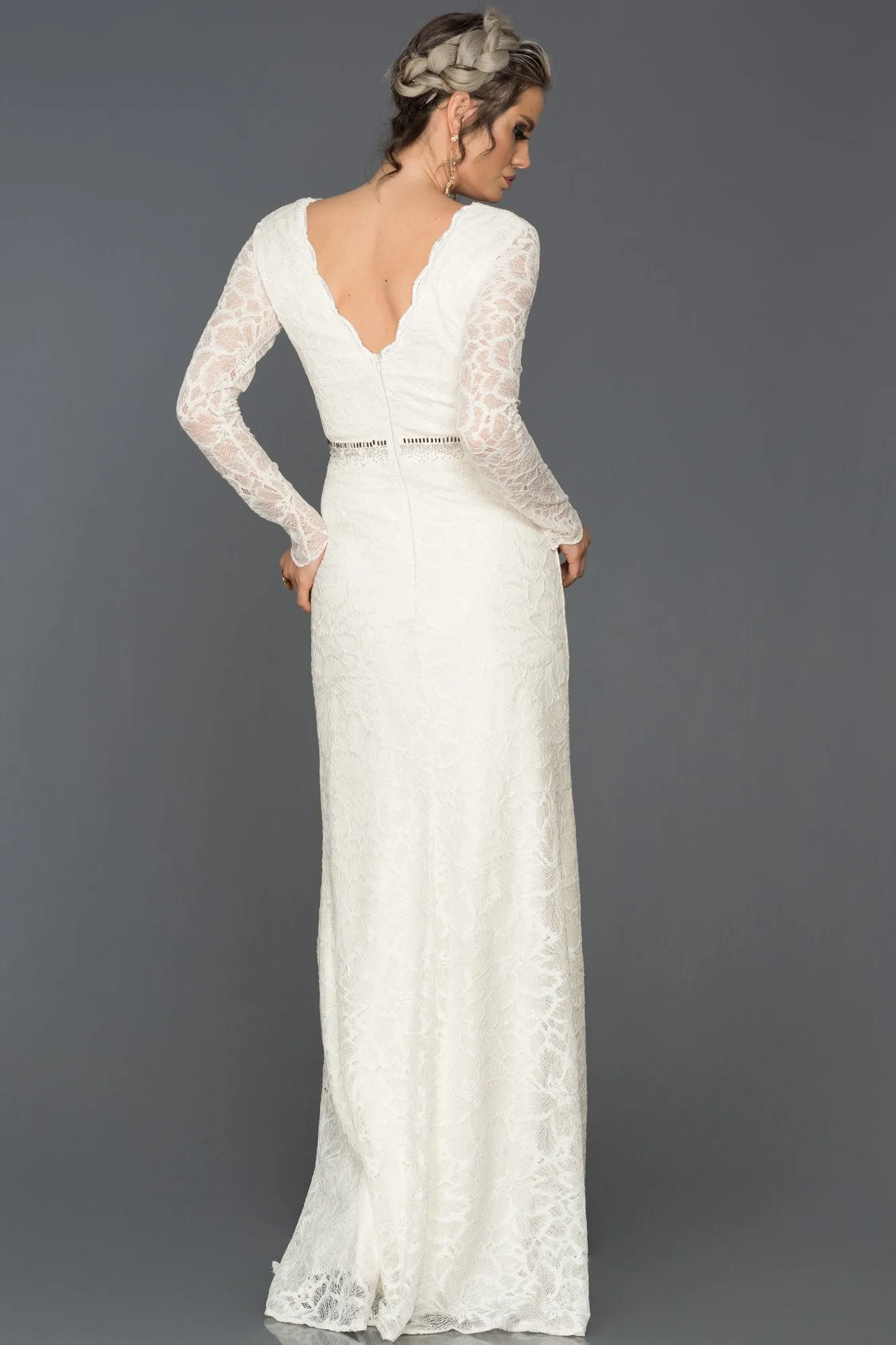 16927 Off-White Low Back Lace Slit Dress