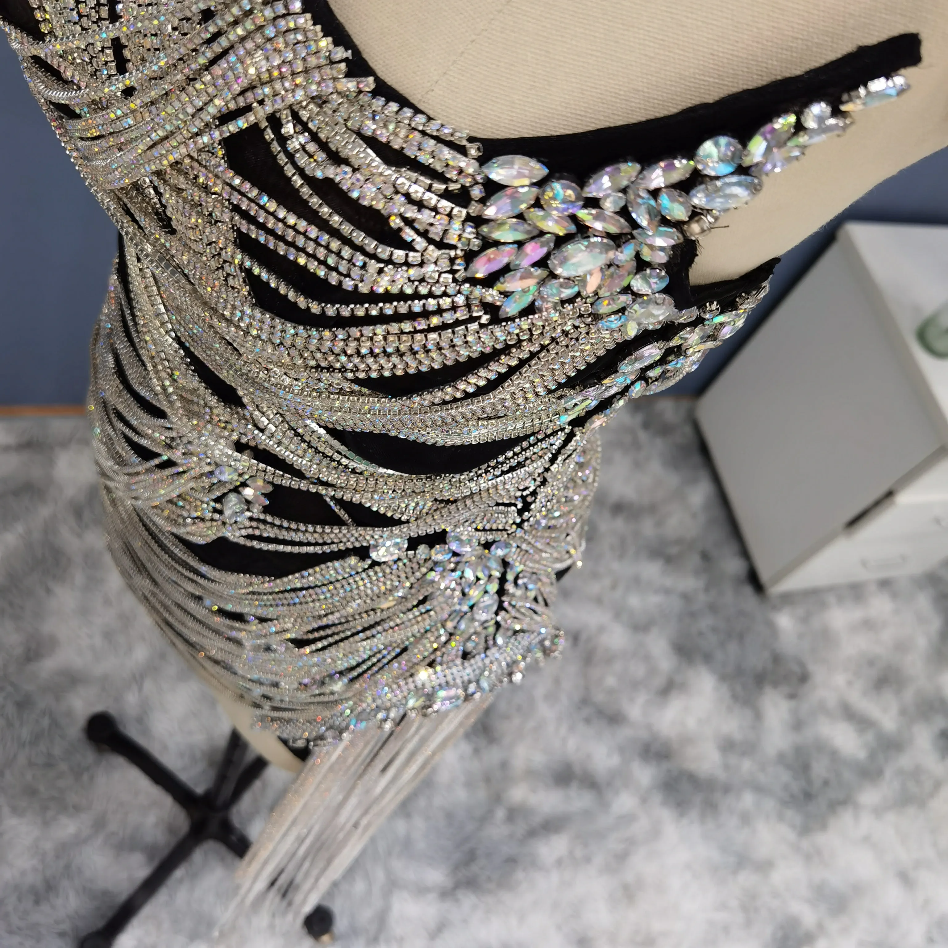 Luxury Crystal Tassels Strapless Short Cocktail Dress RM012