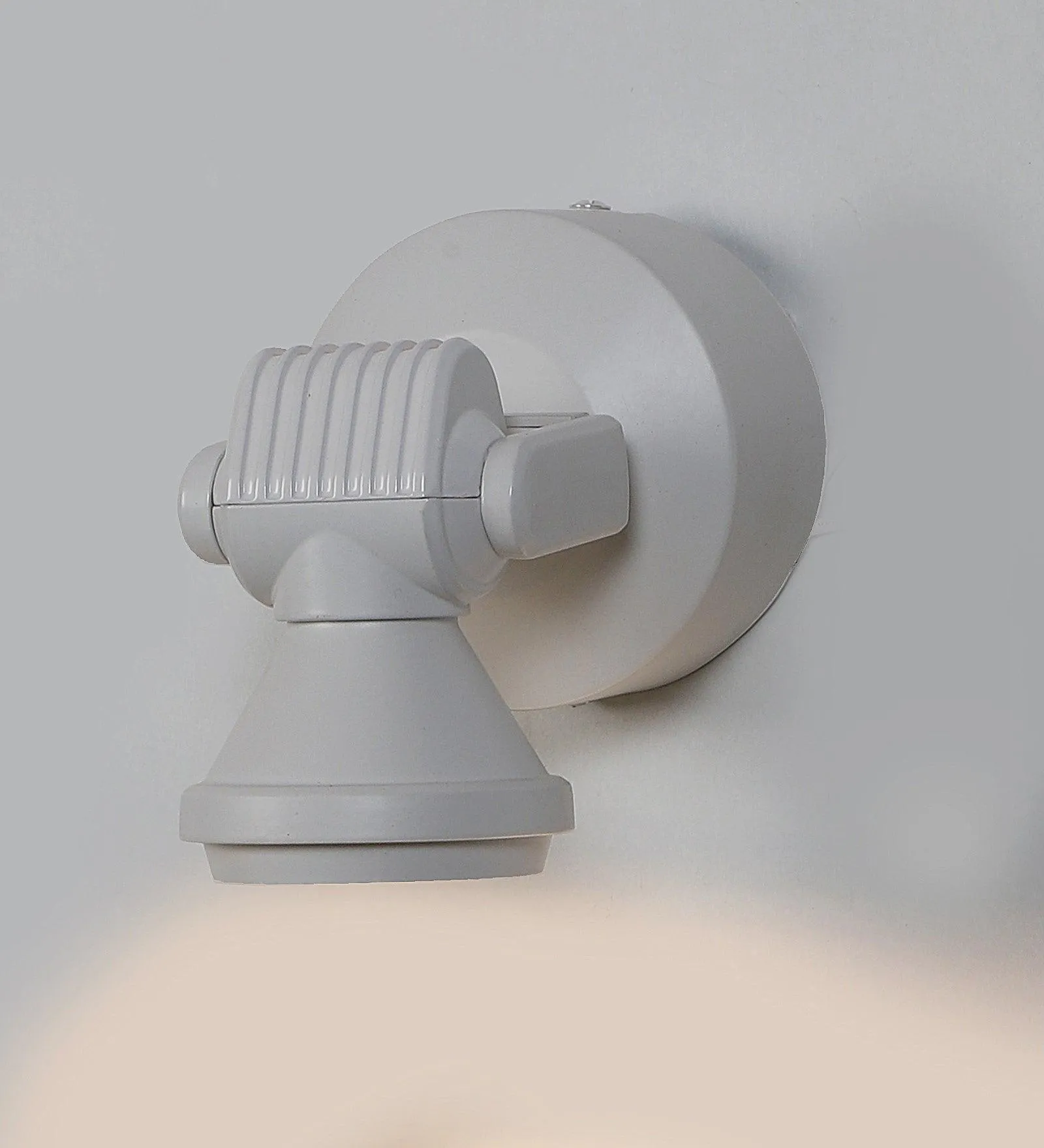 Minimal White Metallic Wall Light Lamp For Home & Office Decor